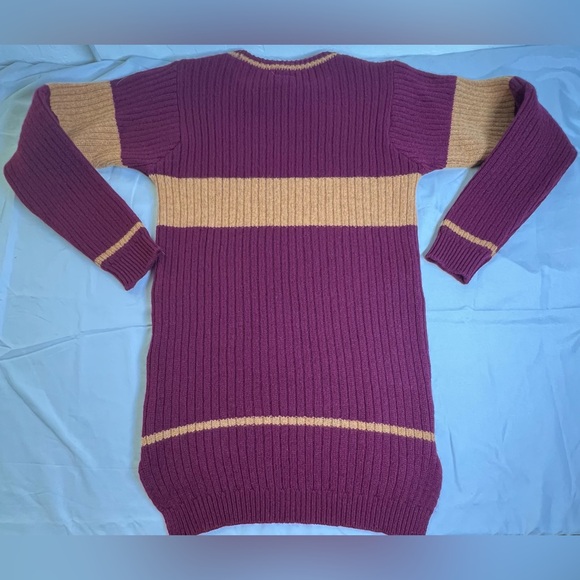 Universal Studios Harry Potter Quidditch Sweater Unisex XS Red Wool Gryffindor - Picture 3 of 8